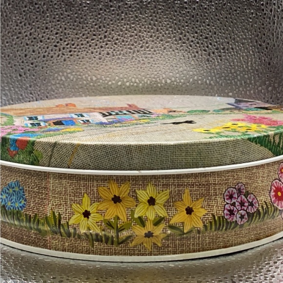 Rare Find‼️ Cottagecore Vintage Biscuit Tin England Case Manufacturing Co. - Picture 4 of 8